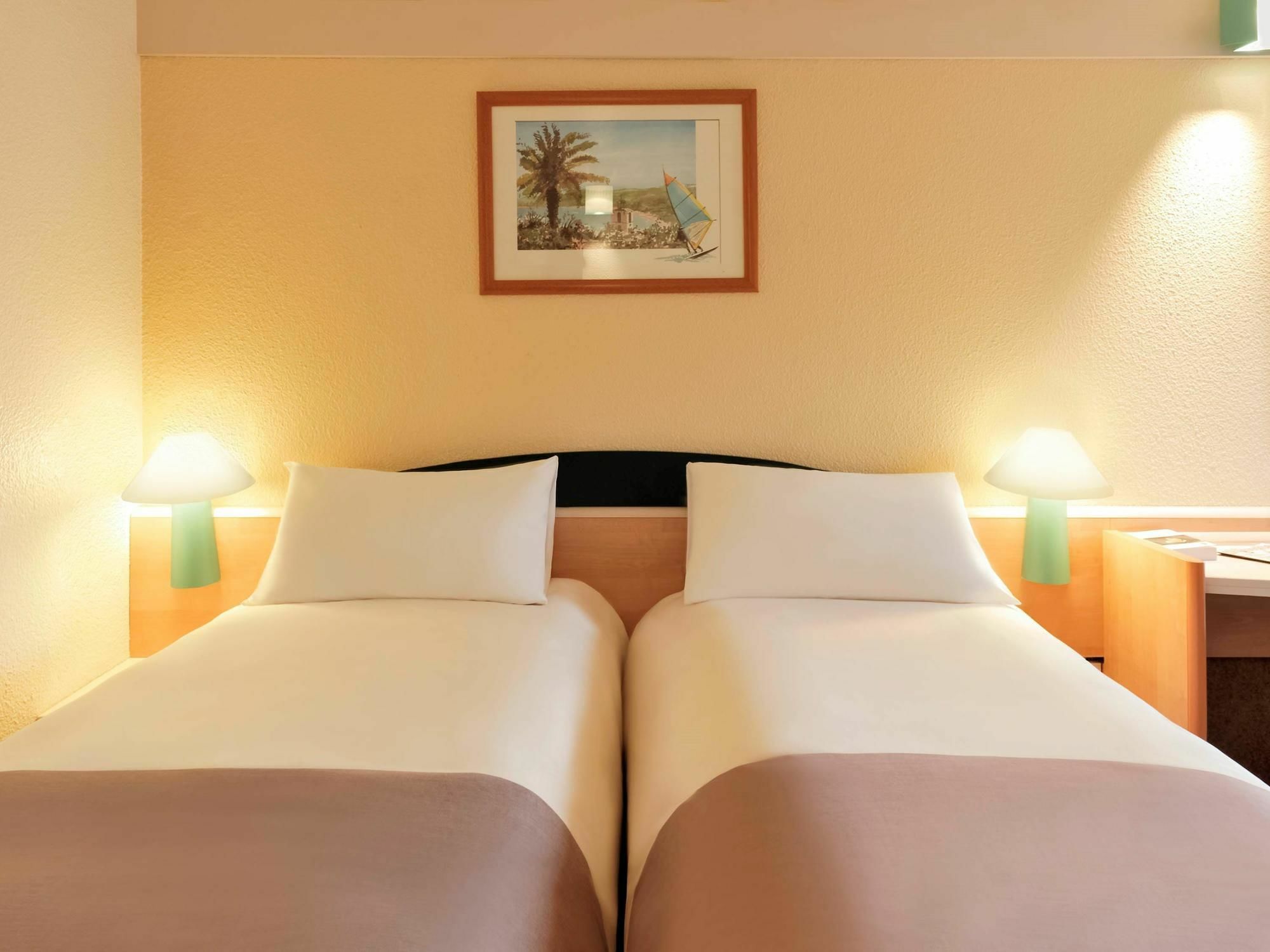 Ibis Styles Boulogne Sur Mer Centre Cathedrale ภายนอก รูปภาพ